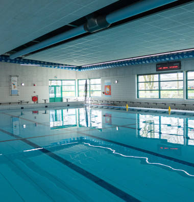 Zwembad H2O gesloten