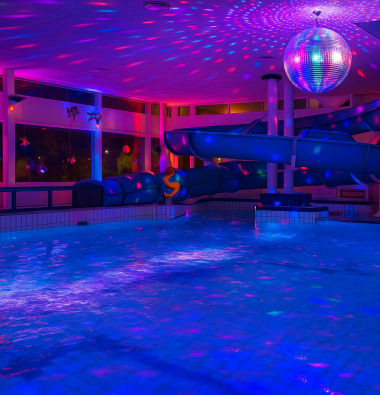 DiscoZwemmen met DJ – vier de herfstvakantie!