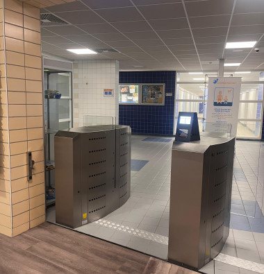 Nieuwe toegangspoortjes in Batenstein en H2O