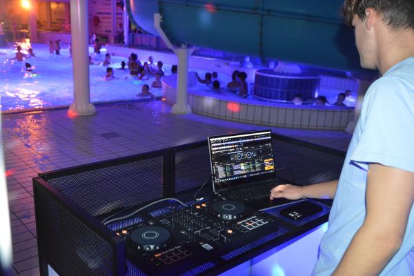 DiscoZwemmen met live DJ