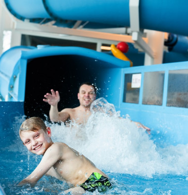 Glijbaanrace tijdens het RecreatieZwemmen